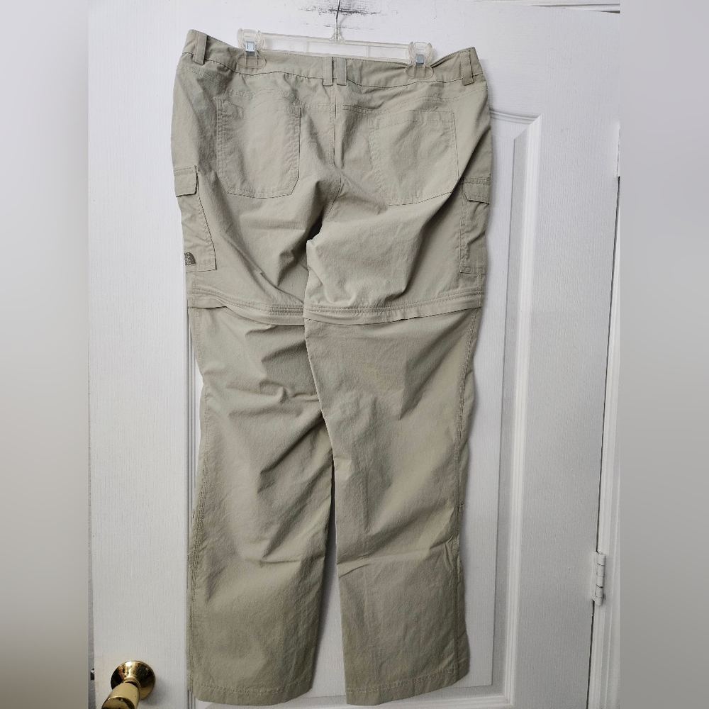 The North Face Womens Khacki Convertible Cargo Pants Shorts Sz 14 - Picture 3 of 6